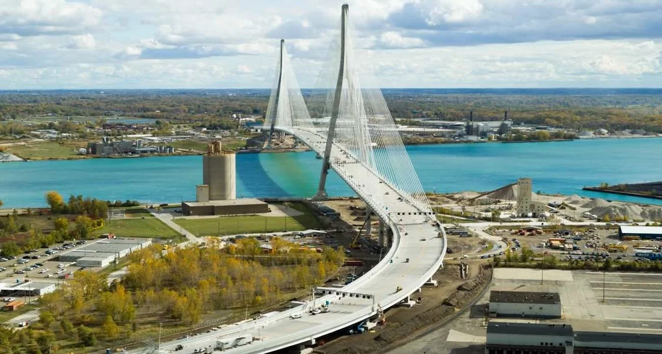 Wunderschöne Brücke ermöglicht Fußgängern und Radfahrern den Übergang zwischen den USA und Kanada und soll 2026 eröffnet werden